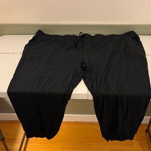 AnyBody Black Relaxed Jogger Pants